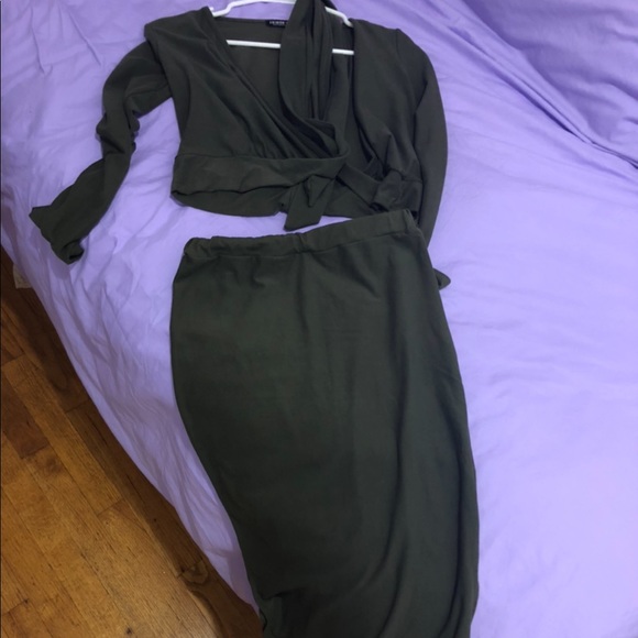 Fashionova Set (Top+matching Skirt) - Picture 2 of 7